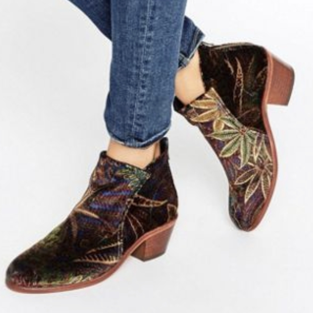 Hudson London Apisi Velvet Booties